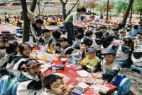 How To Find Local Experiences When Traveling Abroad